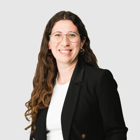 Theresa Blach, jurMA