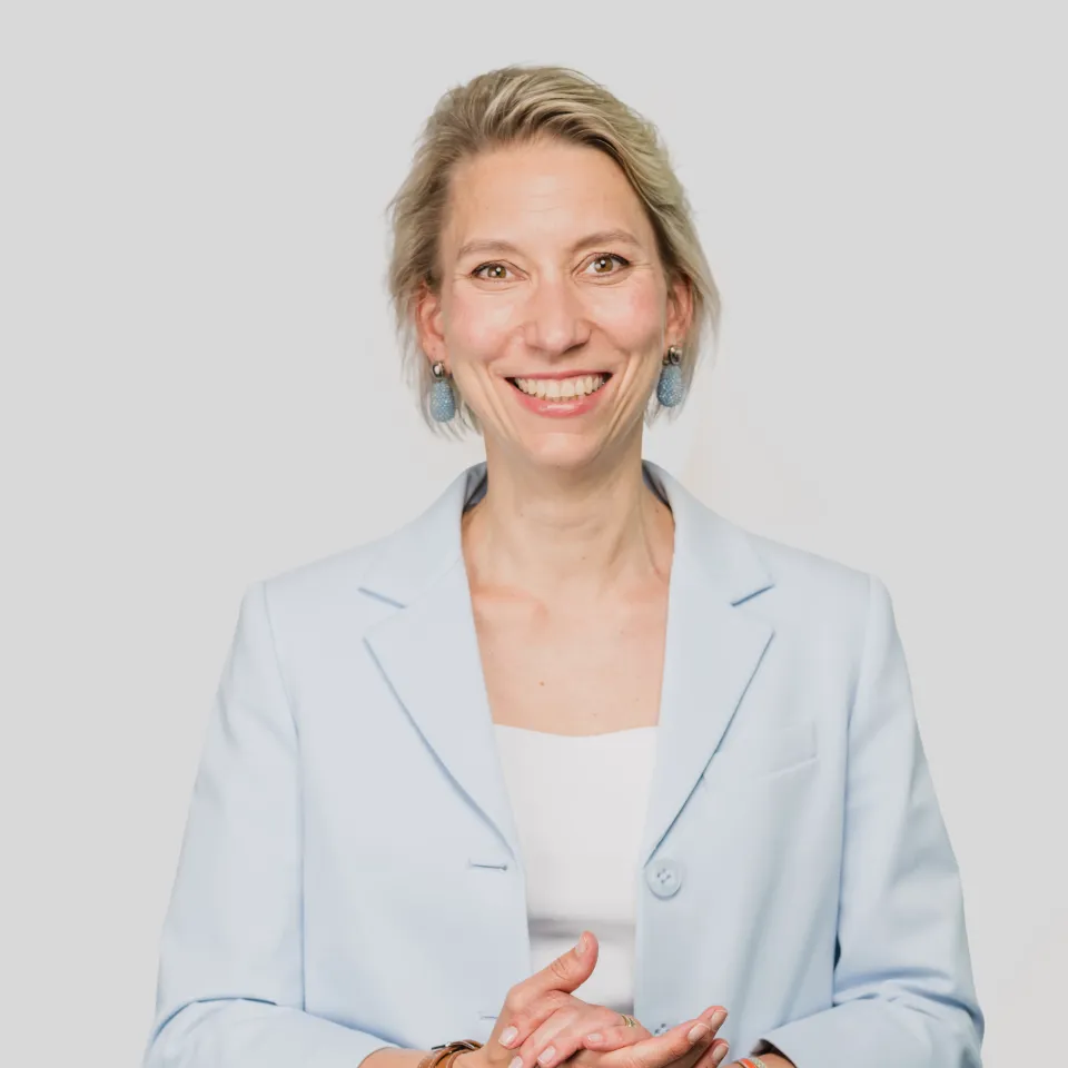 Katharina Binder, Counsel