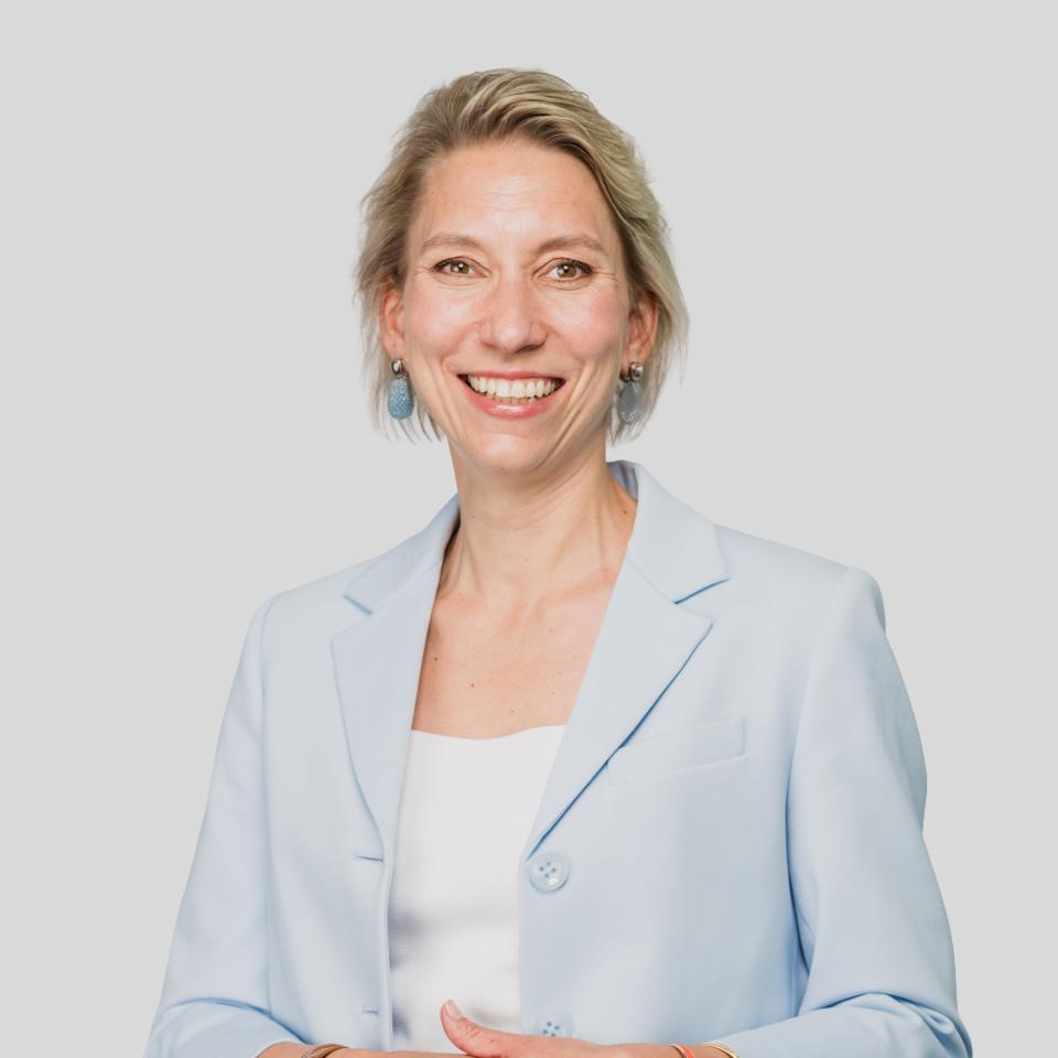Katharina Binder, Counsel