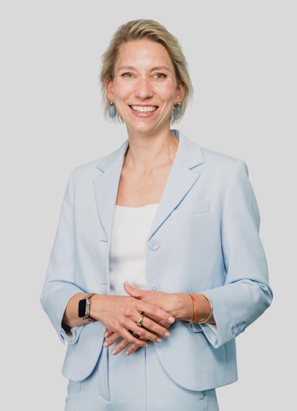 Katharina Binder, Counsel